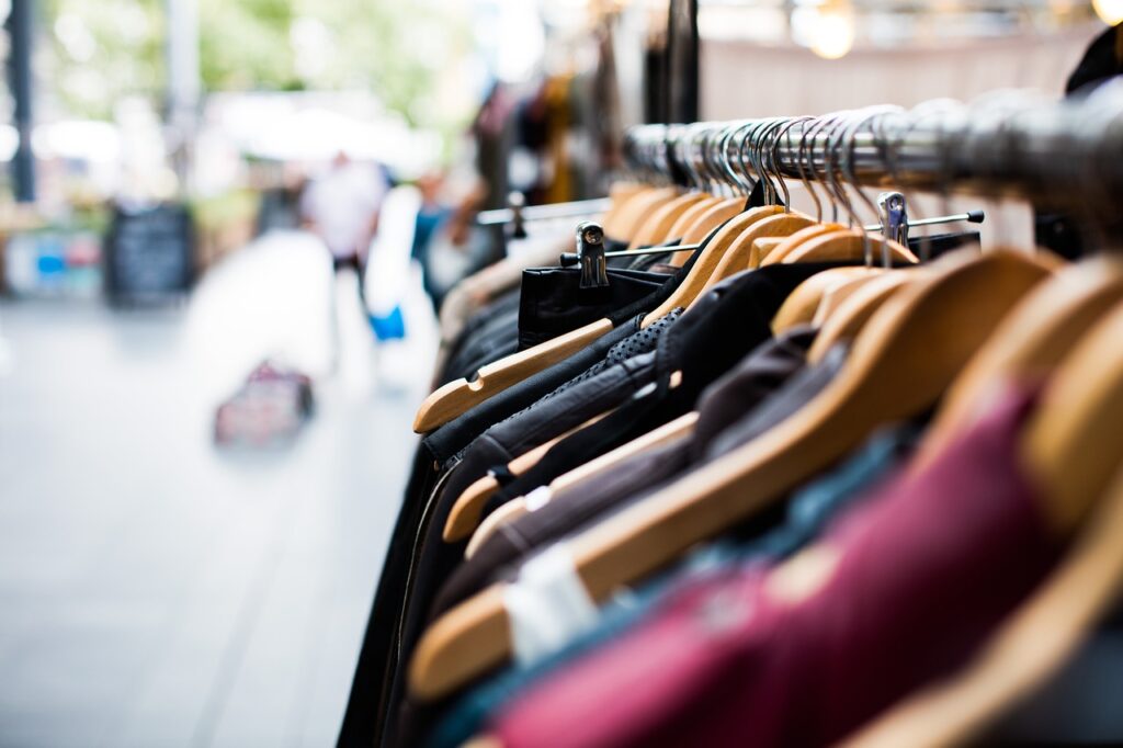 Unlock The Secret To Savvy Shopping! Combine Online Research With In-store Visits For Unbeatable Deals And Expert Insights - Learn How To Buy Online Pick Instore Like A Pro And Make The Most Of Your Shopping Experience