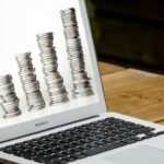 dynamic pricing strategy,e-commerce profitability,real-time price adjustments,customer demand analysis,algorithmic pricing,Competitive Market Analysis Tools,Data Analytics Software,Dynamic Pricing Algorithms,E-Commerce Business Strategies,Pricing Optimization Techniques