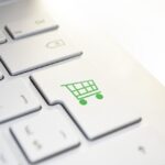 e-commerce at walmart,effective strategies,retail giant walmart success,waltmart e-commerce growth,online sales walmart,e-commerce retailing model,E-Commerce,Retail Giants,Digital Age Technologies,Walmart Strategies,Online Shopping Trends