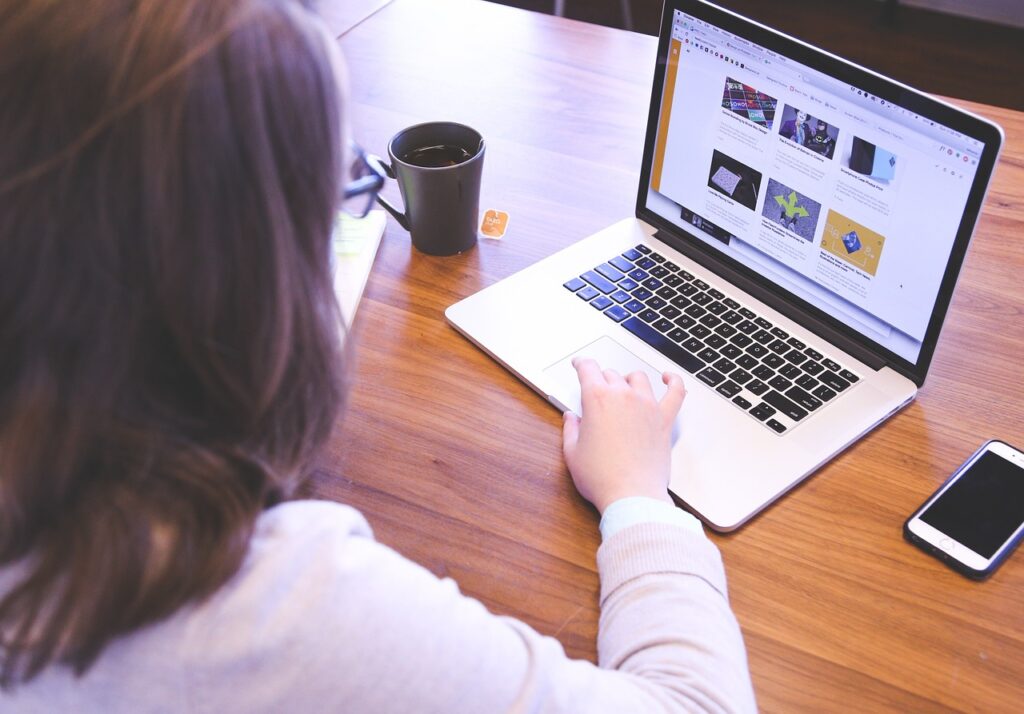 Leveraging Content Marketing Strategies For E-Commerce Success: Boost Your Online Presence With Valuable, Relevant, And Consistent Content That Attracts And Retains A Clearly Defined Audience