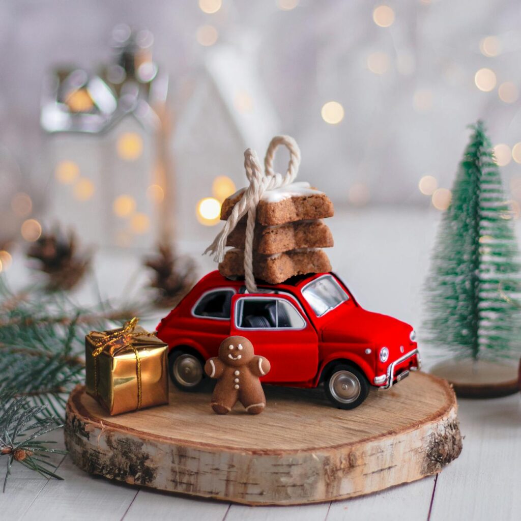 Unlock the full potential of Christmas sales with a multi-channel E-Commerce strategy, driving seamless customer experiences across online and offline channels.
