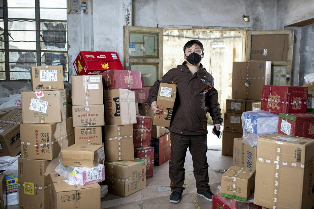 E-Commerce Labor Rights Matter: Protecting Workers' Welfare In The Digital Age - Discover How Companies Can Prioritize Transparency, Fair Wages, And Flexible Work Arrangements To Create A More Sustainable And Equitable Business Model