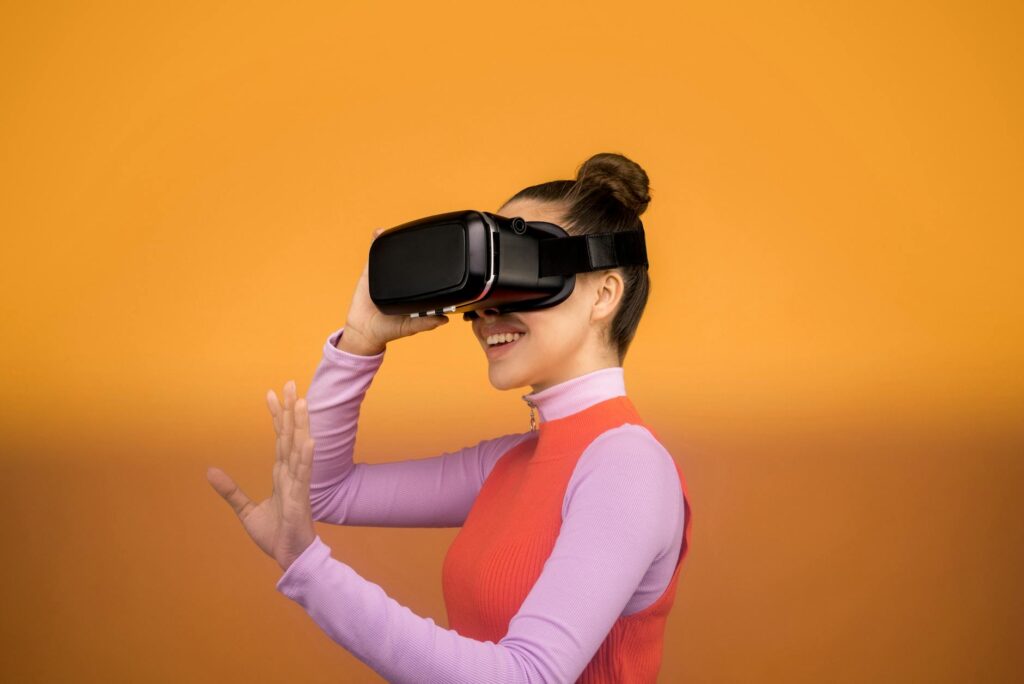 Unlock The Power Of Customer Engagement: How Virtual Reality Revolutionizes Interactions And Experiences, Enhancing Immersive Storytelling, Personalization, And Brand Loyalty Through Customer Engagement Through VR