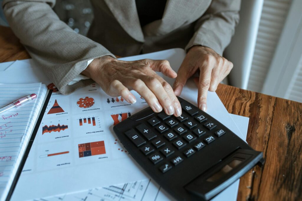 Building A Comprehensive Analytics Dashboard For E-Commerce: Essential Tools And Strategies For Data-driven Decision Making. Discover The Key Components, Best Practices, And Real-world Examples Of An Effective Analytics Dashboard To Drive Growth And Success In E-Commerce Businesses