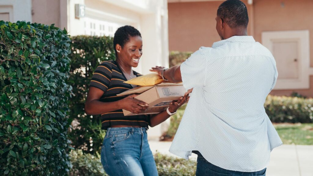Discover The Best Shipping Options For E-Commerce: Understand The Different Types Of Shipping Solutions, Including Standard, Expedited, And International Shipping, And Learn How To Optimize Costs And Improve Delivery Times For Your Online Business