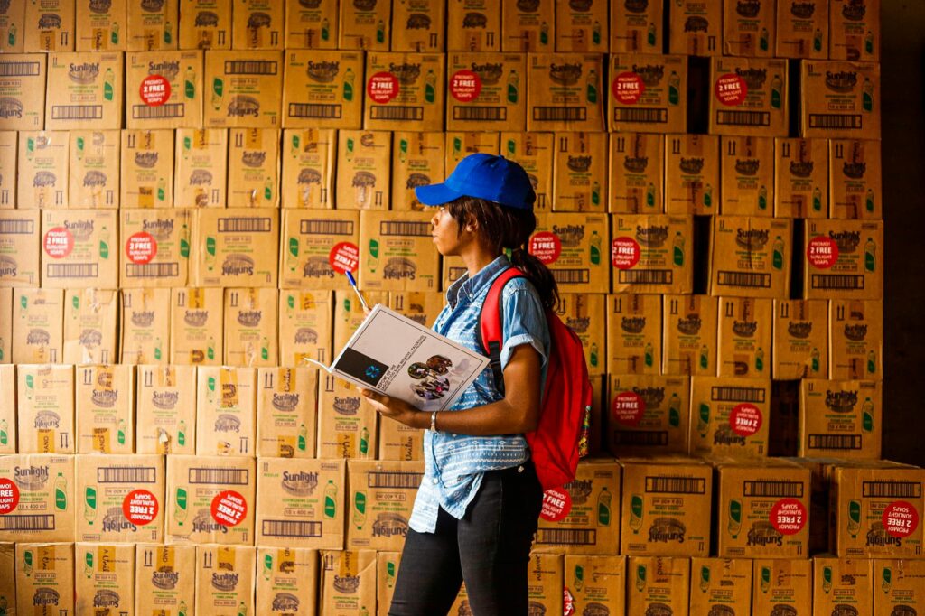 Unlock The Power Of Responsible E-Commerce Supply: Building Trust, Reducing Risk And Contributing To A Sustainable Future With Key Principles, Best Practices And Case Studies For Ethical Decision-making In E-Commerce Supply Chains