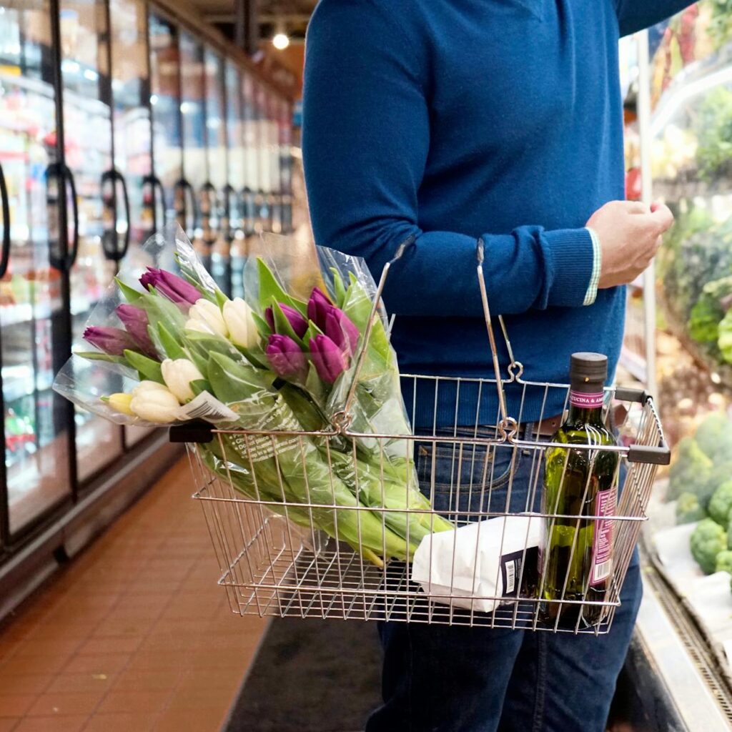 Improve Customer Satisfaction & Loyalty Post-purchase: Discover Strategies For E-Commerce Success Including Effective Communication, Personalization, Proactive Follow-up, Transparency, And Leveraging Customer Feedback To Drive Long-term Sales Growth And Brand Advocacy