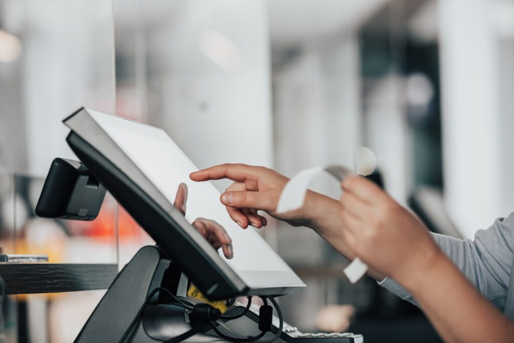 Unlock The Power Of Woocommerce E-Commerce Platforms For Your Business - Discover How To Choose, Build And Optimize Your Online Store With Scalability, Customization, Security, And More