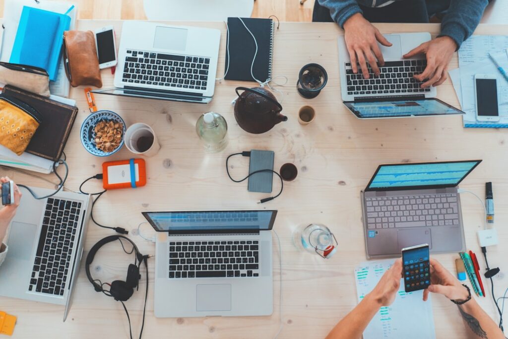 Discover Actionable Tips And Expert Insights To Improve Your E-Commerce Website, Increasing Conversions And Revenue Growth Through Optimized Navigation, Product Pages, Checkout Processes, Content Marketing, And More