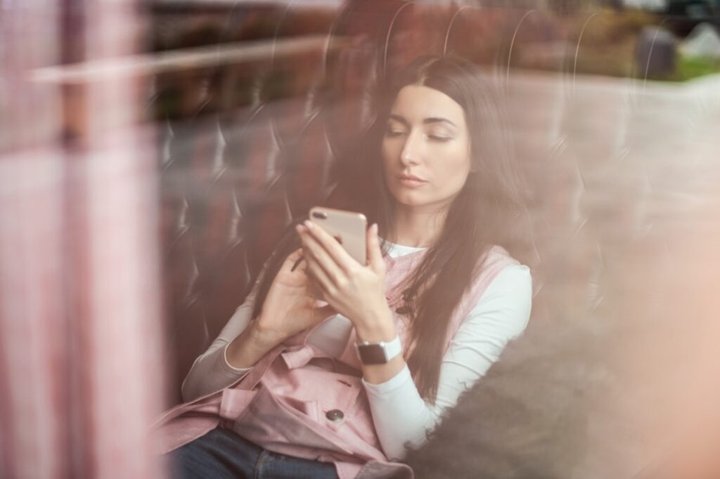 Unlock the Power of E-Commerce Social Media: Learn how to drive sales, increase brand awareness, and build customer loyalty by leveraging social media platforms effectively, with expert tips on mobile responsiveness, measuring ROI, and more.