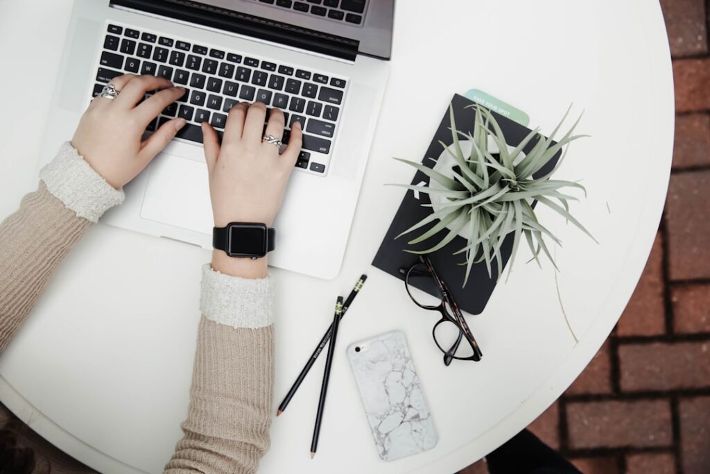 Maximize Profits And Grow Your Online Store With Our Shopify E-Commerce Guide. Learn Strategies For Setup, Product Creation, Marketing, Customer Service, And Scalability To Build A Successful E-Commerce Business