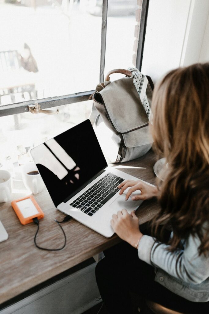 Improve E-Commerce Customer Experience With Proven Solutions: Boost Sales, Increase Loyalty And Stay Ahead Of The Competition With Expert Guidance On Personalization, Multichannel Support, Proactive Resolution, Feedback & Review Collection And Employee Training